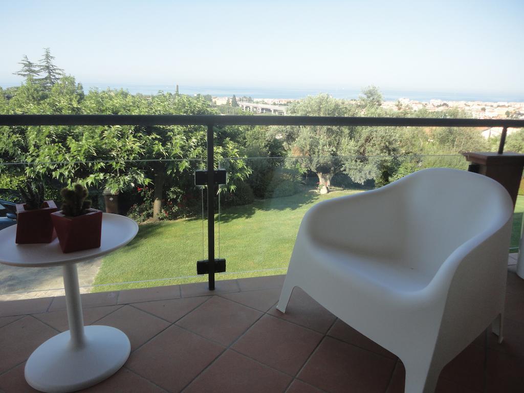 Villa Zagara Luxury Bed And Breakfast Pescara Rum bild